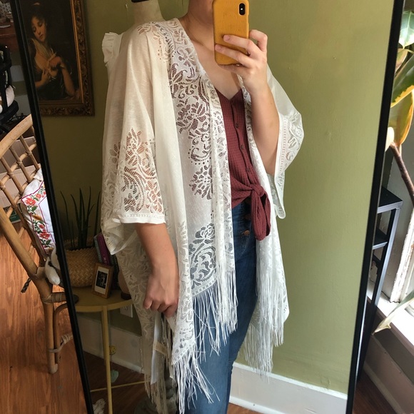 Do everything in love Tops - NWT + white lace fringe wrap